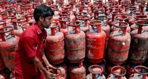 LPG Crisis: कोटे से अधिक सिलेंडर के लिए नई प्रक्रिया लागू, अब बताना होगा कारण Filmitics