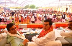 भदोही में ‘मेरा लक्ष्य–मेरा संकल्प’ अभियान की शुरुआत, मंत्री ए के शर्मा ने दिलाया विकसित भारत का संकल्प