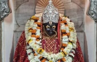 चैत्र नवरात्र में आस्था का सागर: गाजीपुर के करहिया स्थित मां कामाख्या मंदिर में उमड़ी भक्तों की भीड़