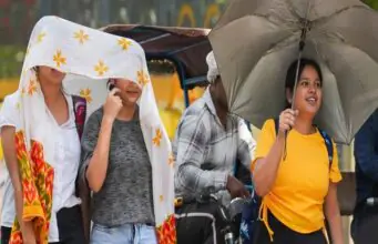 पंजाब में बढ़ी गर्मी की मार: 4 जिलों में हीटवेव का येलो अलर्ट, 24 अप्रैल तक राहत नहीं Filmitics