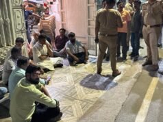 पीड़ित परिवार से मिलने जा रहे कांग्रेस सांसद नजरबंद, आवास के बाहर धरने पर बैठे