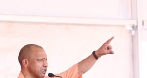 बंगाल के चुनावी रण में उतरे सीएम योगी,सोनामुखी में किया जनसभा को संबोधित