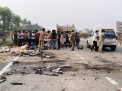 मऊ में भीषण सड़क हादसा स्कॉर्पियो–ट्रेलर की टक्कर में 5 लोगों की मौत, सीएम योगी ने जताया दुःख