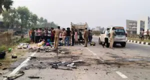 मऊ में भीषण सड़क हादसा स्कॉर्पियो–ट्रेलर की टक्कर में 5 लोगों की मौत, सीएम योगी ने जताया दुःख