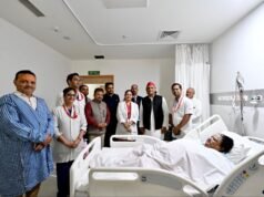 मेदांता पहुंचे अखिलेश यादव, भाजपा नेता अनुपमा जायसवाल का जाना हाल-चाल