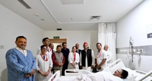 मेदांता पहुंचे अखिलेश यादव, भाजपा नेता अनुपमा जायसवाल का जाना हाल-चाल