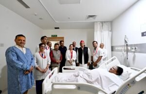मेदांता पहुंचे अखिलेश यादव, भाजपा नेता अनुपमा जायसवाल का जाना हाल-चाल