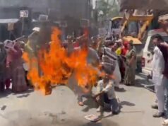 भाजपा महिला कार्यकर्ताओं का विरोध प्रदर्शन, राहुल गांधी और अखिलेश यादव का पुतला दहन