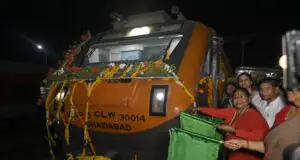 फतेहपुर में अमृत भारत एक्सप्रेस को हरी झंडी, बंगाल चुनाव पर साध्वी निरंजन ज्योति का बड़ा बयान