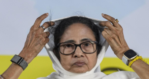 बंगाल चुनाव 2026: Mamata Banerjee का BJP पर तीखा हमला, बयान से बढ़ी सियासी गर्मी