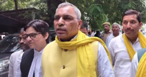 मऊ में कैबिनेट मंत्री ओमप्रकाश राजभर के खिलाफ NBW जारी, 16 मई को कोर्ट में पेश होने का आदेश