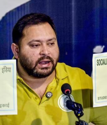 तेजस्वी यादव का बड़ा फैसला: छात्र RJD भंग, अब ‘SSAI’ के नाम से चलेगा नया संगठन