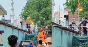 तुगलकाबाद में शोभायात्रा के दौरान मस्जिद पर भगवा झंडा लगाने से विवाद, पुलिस ने तुरंत हटाया