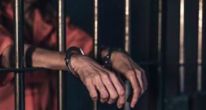 पत्नी की लोहे की रॉड से हत्या, बेटे से कहा– ‘मां सो रही है’ पुलिस जांच में चौंकाने वाले खुलासे