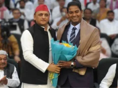 दलितों को अखिलेश कबूल नहीं! एक तस्वीर ने एकता की उड़ा धज्जियां?