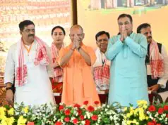असम में एनडीए सरकार के शपथ ग्रहण समारोह में शामिल हुए सीएम योगी आदित्यनाथ