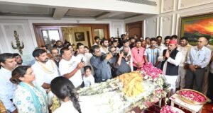 प्रतीक यादव को आज दी जाएगी अंतिम विदाई, शोक में एकजुट दिखा यादव परिवार