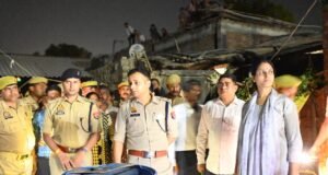गैस सिलेंडर के धमाके से 9 लोग झुलसे, इलाज के लिए कानपुर हैलट रेफर