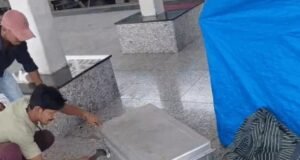 गोमती एक्सप्रेस की बोगी में मिला महिला का सिर कटा शव, स्टेशन पर मचा हड़कंप