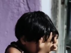 “मोबाइल बना मासूमों का दुश्मन! 3 साल की बच्ची ने खोया मानसिक संतुलन, 13 घंटे तक चलाती थी फोन”