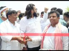 इटौंरा गांव पहुंचे विधायक अब्बास अंसारी, 37 लाख की इंटरलॉकिंग सड़क का किया शिलान्यास