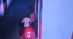 मेरठ में नाबालिग से छेड़छाड़ का वीडियो वायरल, फर्जी नंबर प्लेट लगाकर घूम रहा था आरोपी
