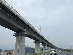 Balia में पवन सिंह और रवि किशन के कार्यक्रम में उमड़ी भारी भीड़, लाठीचार्ज के आरोप से मचा हड़कंप