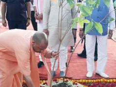 कौशाम्बी में पंचर बना रहे 4 युवकों को अज्ञात वाहन ने रौंदा, दो सगे भाइयों समेत सभी की मौत