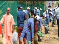 सीएम योगी ने किया 12 लाख शिक्षणकर्मियों के लिए मुख्यमंत्री शिक्षक कैशलेस चिकित्सा योजना का शुभारंभ