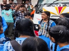 ‘विधायक जी, किराया कम करो’: बस किराया बढ़ने पर सड़क पर उतरीं छात्राएं, सिरोंज में जमकर प्रदर्शन Filmitics