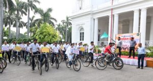 जन भवन से निकली साइकिल रैली, कार्मिकों ने दिया नशामुक्त समाज का संदेश