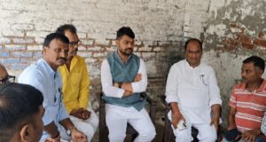 6 मौतों से उजड़े परिवार का दर्द बांटने पहुंचे भाजयुमो प्रदेश अध्यक्ष रोहित मिश्रा