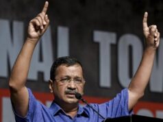 E20 पेट्रोल को लेकर दिल्ली में सियासी घमासान: PM आवास तक मार्च निकालने पहुंचे अरविंद केजरीवाल, पुलिस ने रोका