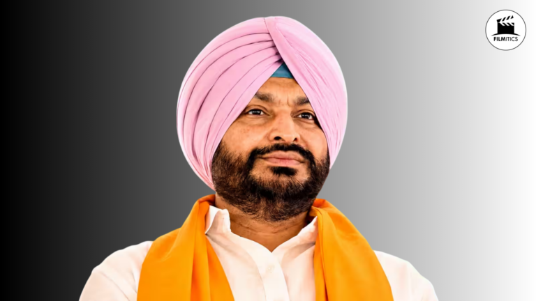 Filmitics Media Ravneet Bittu arrived with tomatoes in front of CM Bhagwant Mann's convoy in Ludhiana; police took him into custody.