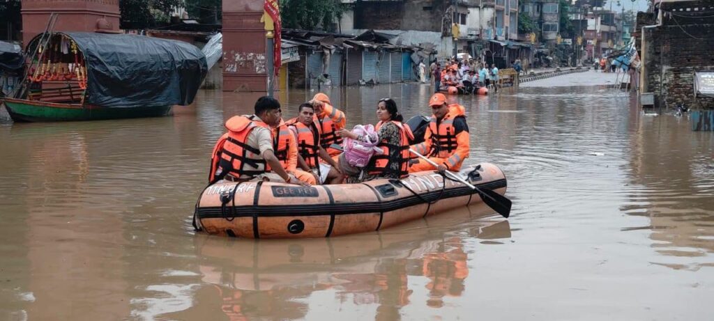 chitrkoot-flood-1024x461