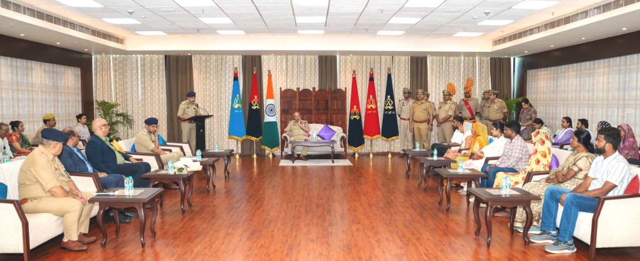 यूपी पुलिस के 21 मृतक कर्मियों के परिजनों और 2 दिव्यांग पुलिसकर्मियों को 38.05 करोड़ की आर्थिक सहायता -